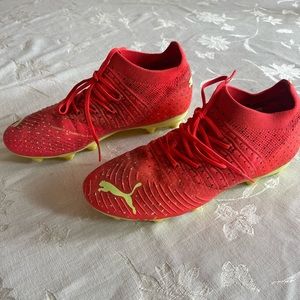 Child 5.5 Puma Orange and Yellow Soccer Cleats